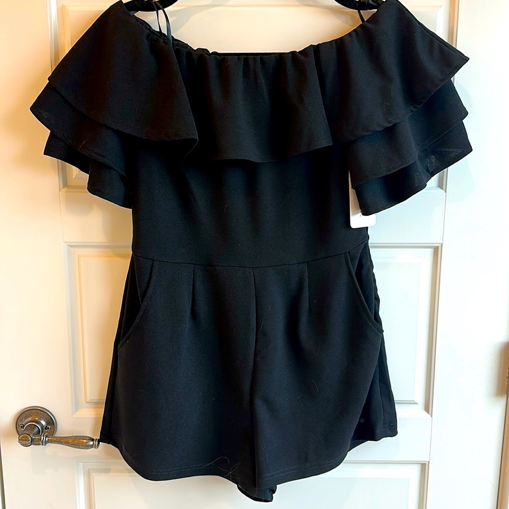 Short Romper Set with ruffles and pockets ! new With Tags !